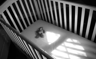 "Алимент төлемеу үшін": Әкесі туған ұлын суға батырып өлтірген