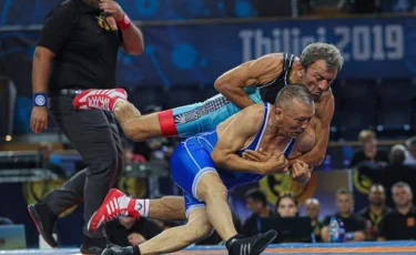 58 жастағы қазақ балуаны әлем чемпионы болды (видео)