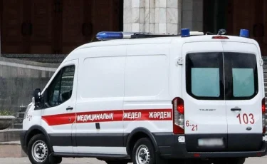 Атырауда резеңке қақпақ жұтып қойған бір жасар бала құтқарылды 