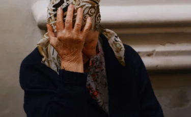 Нұр-Сұлтанда 85 жастағы кейуананы туған ұлы үйінен қуып шыққан