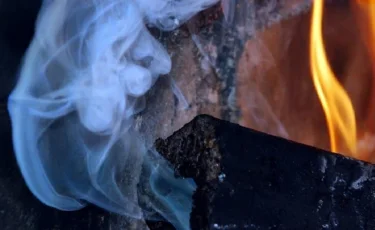 Ақмолада бір үйде екі адамға иіс тиіп, көз жұмды  