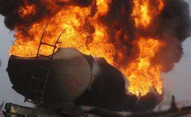 Взрыв автоцистерны в Павлодаре: один человек погиб 