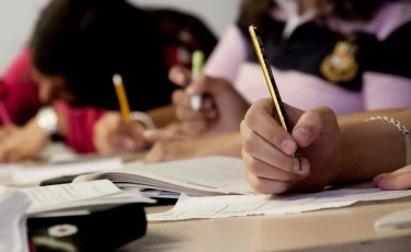 Алматыда 1000 оқушы бір мезетте «Ұлы даланың жеті қыры» тақырыбына шығарма жазды 