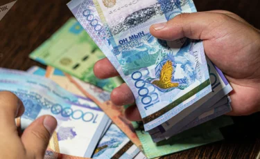 Қазақстанның оңтүстігінде пара алған әкім ұсталды (видео)  