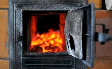 Алматыда 593 аз қамтылған отбасына көмірдің ысын анықтайтын құрылғы орнатылды