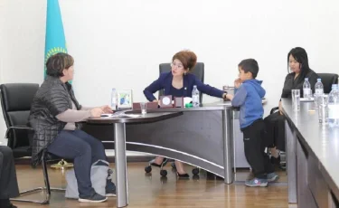 Приём алматинцев провела помощник президента Аида Балаева