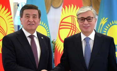 Токаев поздравил президента Кыргызстана Жээнбекова с днем рождения  