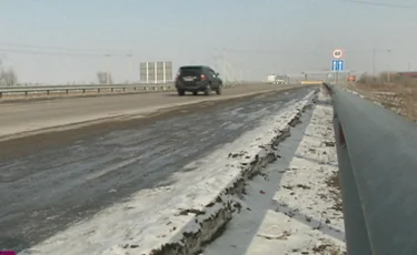 В Карагандинской области на трассе образовались пробки