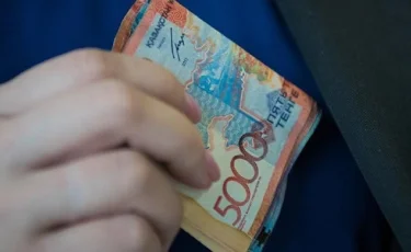 Казахстанцам, сообщившим о взятках, выплатили около 1,5 миллиона тенге