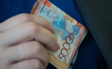 Казахстанцам, сообщившим о взятках, выплатили около 1,5 миллиона тенге