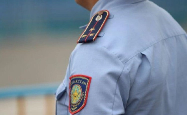 Атырауда түтінге оранған үйден үш бала құтқарылды