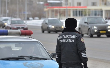 Түркістан облысында полицейлерге пара ұсынған жүргізуші ұсталды