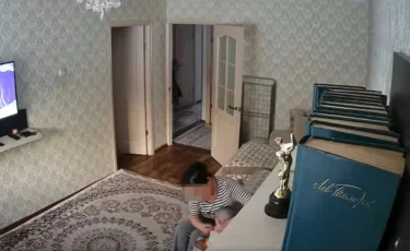 Няня избила полугодовалого ребенка в Алматы (ВИДЕО)