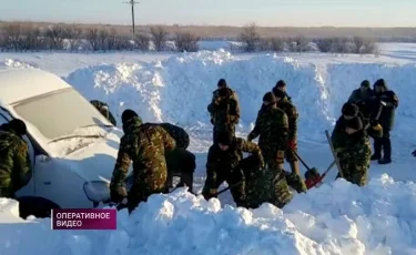 114 автомашин вызволили из снежного плена на трассе Павлодарской области