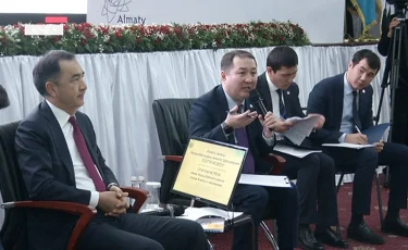 Зарплаты работников государственных и частных детсадов в Алматы уравняют