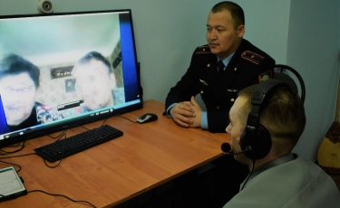 Заключенные поздравили мам по видеозвонку 