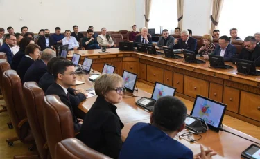 Бақытжан Сағынтаев қаладағы экономикалық ахуалды бизнес өкілдерімен бірге талқылады