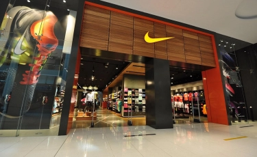 Nike АҚШ пен Еуропаның медицина қызметкерлеріне тегін аяқ киім таратпақ