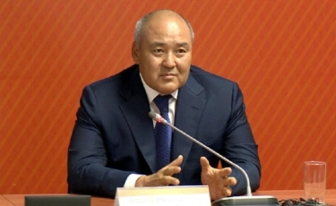 Өмірзақ Шөкеев үкімет сағатында Мақтааралға қатысты баяндама жасады