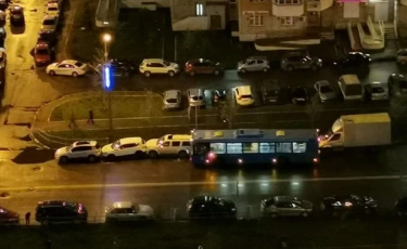 Автобус без водителя протаранил семь автомобилей 