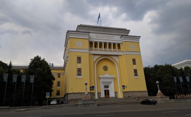 Генеральный директор «Ғылым ордасы» и его подчиненный обвиняются в коррупции 