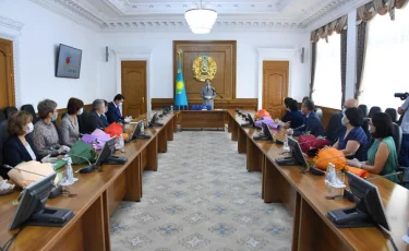 Бақытжан Сағынтаев медицина қызметкерлеріне мемлекеттік марапаттарды тапсырды 