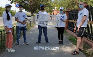 Призыв носить медицинские маски появился на павлодарском асфальте