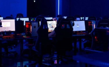 Игры в подземелье: в Алматы работал компьютерный клуб в подвальном помещении 