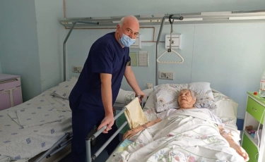 Врачи БСНП успешно прооперировали 102-летнюю пациентку