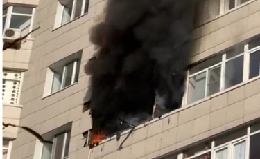 Нұр-Сұлтанда тұрғын үй кешенінен өрт шықты 
