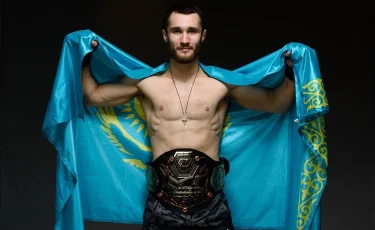 Дебютный бой казахстанца Морозова в UFC сорвался