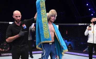 Шавката Рахмонова поздравили в самолете с успешным дебютом в UFC