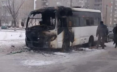 Петропавлда қала көшесінде автобус жанып кетті