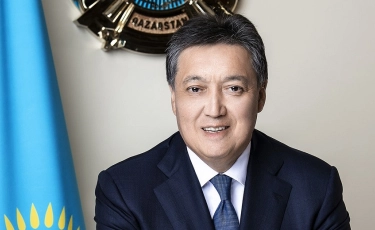  Асқар Мамин қазақстандықтарды Тұңғыш Президент күнімен құттықтады