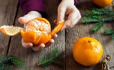 Кислый или сладкий: как узнать вкус мандаринов еще на прилавке