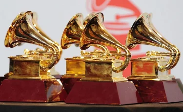 Grammy премиясын табыстау рәсімі кейінге шегерілді