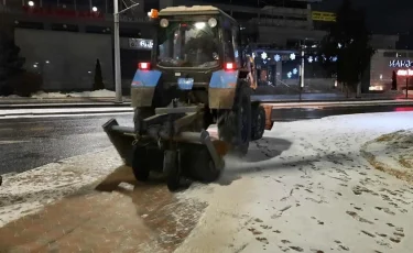 Тау бөктеріне 20 см-ге дейін қар түскен: қар тазалау жұмыстары бойынша ақпарат