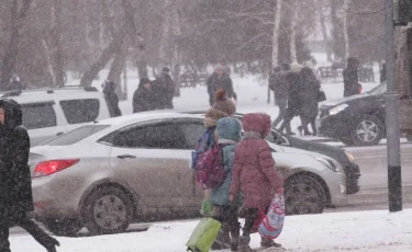 В Восточном Казахстане отменили занятия в школах и колледжах