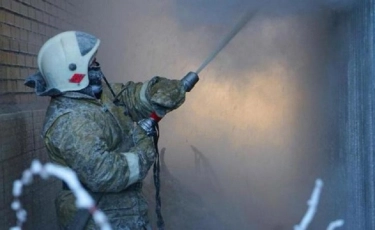 Павлодарда көпқабатты үй өртеніп, 40 адам эвакуацияланды  