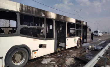 Павлодар облысында жолаушылар автобусы өртенді  