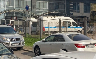 Стрельба в ЖК "Бухар Жырау: полиция Алматы ведёт переговоры 