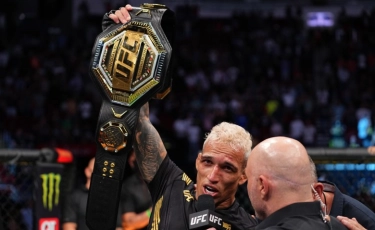 Преемник Хабиба: бразилец Оливейра стал новым чемпионом UFC в легком весе