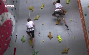 Алматыда құзға өрмелеуден республикалық деңгейде жарыс өтті