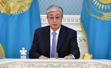 Касым-Жомарт Токаев поздравил госслужащих с профессиональным праздником