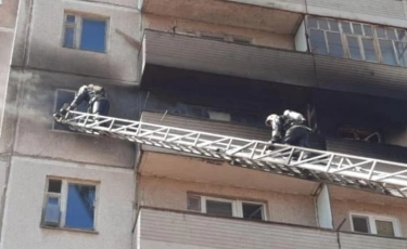 Ақмола облысында көпқабатты үйде болған өрттен 5 адам құтқарылды