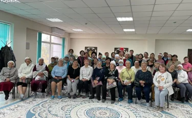 Пожилых алматинцев поздравили в Центре активного долголетия Алатауского района