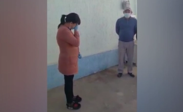Балабақшада бүлдіршінді жертөлеге қамап қойған тәрбиеші көпшіліктен кешірім сұрады
