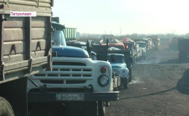 «59 жылдан бері кезекке тұрып келемін»: Петропавлда көмір тапшылығы қашан жойылады