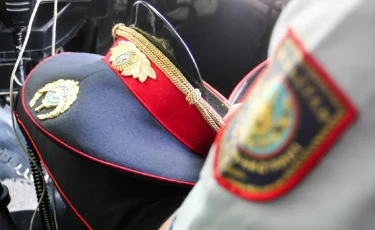 Сельчанка, нецензурно обругавшая полицейского, станет подметать улицы