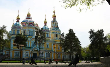 Коврики с изображением храма изъяли из продажи в Алматы